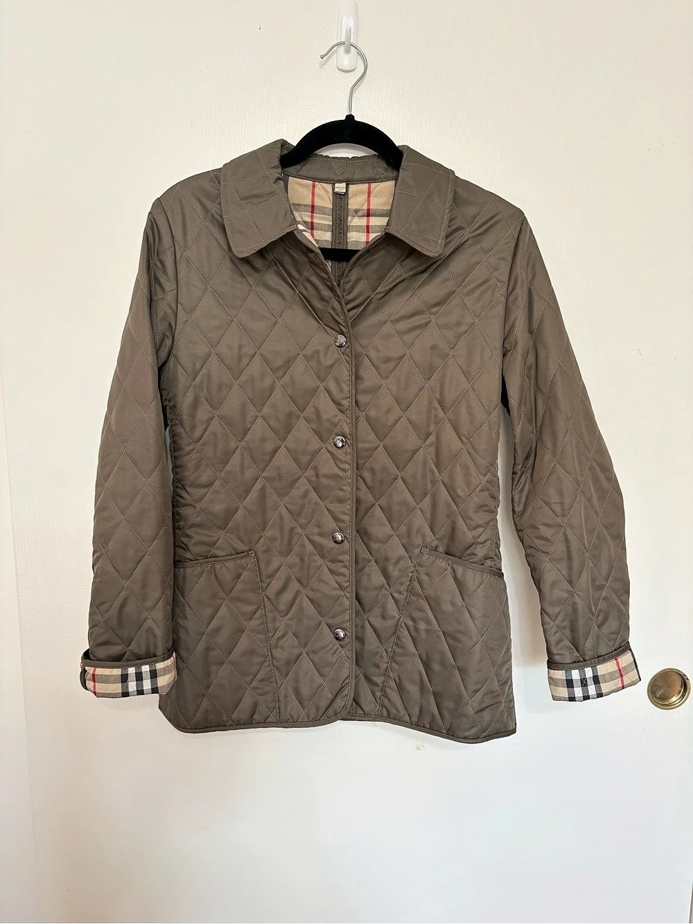 Burberry London Olive Green
Quilted Jacket Nova Check Lined
Snap Front xs